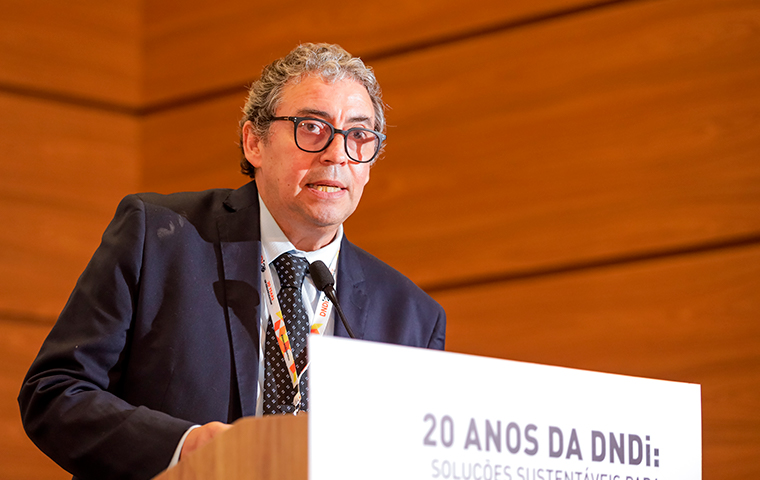 20 anos, 250 parceiros, 13 tratamentos, 28 países